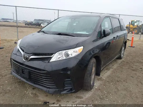 5TDKZ3DC6LS035213 2020 TOYOTA SIENNA - Image 2
