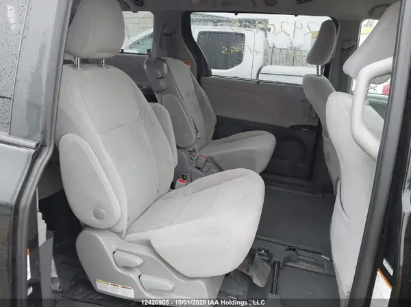 5TDKZ3DC6LS035213 2020 TOYOTA SIENNA - Image 8