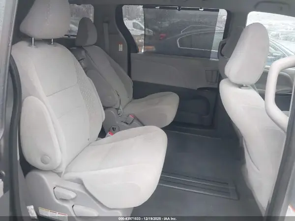 5TDKZ3DC6LS035907 2020 TOYOTA SIENNA - Image 8