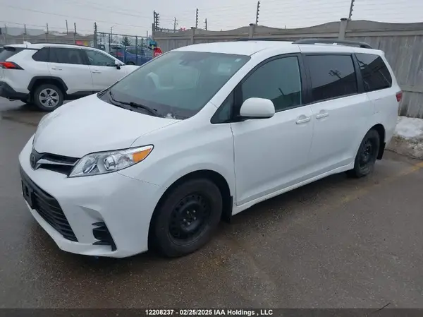 5TDKZ3DC6LS036278 2020 TOYOTA SIENNA - Image 2