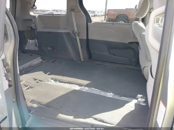 5TDKZ3DC6LS038953 2020 TOYOTA SIENNA - Image 8