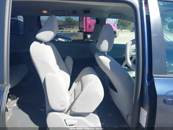 5TDKZ3DC6LS040394 2020 TOYOTA SIENNA - Image 8