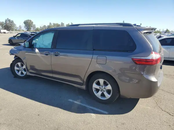 5TDKZ3DC6LS065280 2020 TOYOTA SIENNA - Image 2
