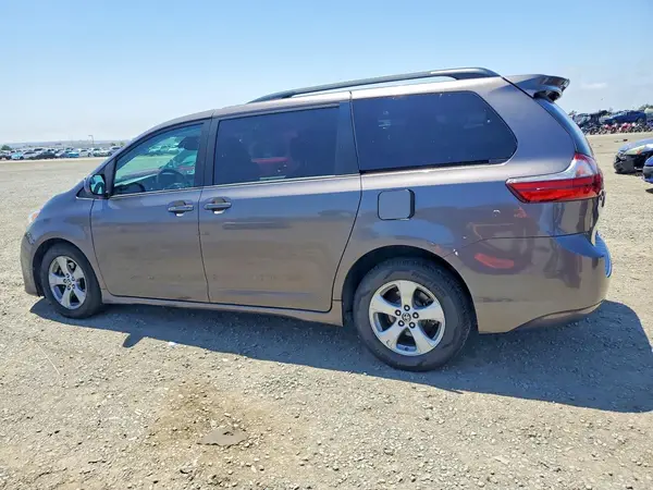 5TDKZ3DC6LS065456 2020 TOYOTA SIENNA - Image 2