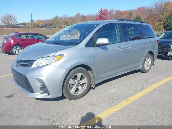 5TDKZ3DC6LS066963 2020 TOYOTA SIENNA - Image 2