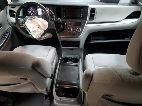 5TDKZ3DC6LS071824 2020 TOYOTA SIENNA - Image 8