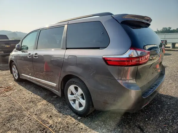 5TDKZ3DC6LS087182 2020 TOYOTA SIENNA - Image 2