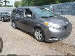 5TDKZ3DC7HS766515 2017 TOYOTA SIENNA