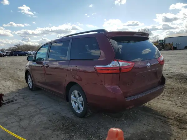 5TDKZ3DC7HS768670 2017 TOYOTA SIENNA - Image 2