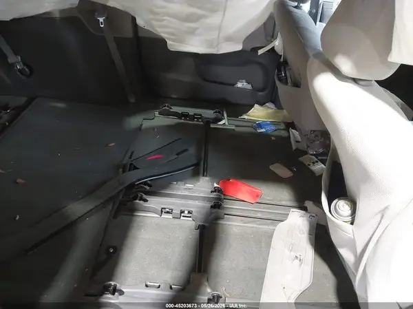 5TDKZ3DC7HS775005 2017 TOYOTA SIENNA - Image 8