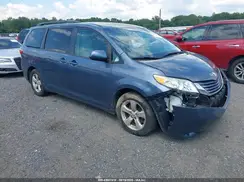 5TDKZ3DC7HS783184 2017 TOYOTA SIENNA