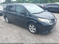5TDKZ3DC7HS789504 2017 TOYOTA SIENNA