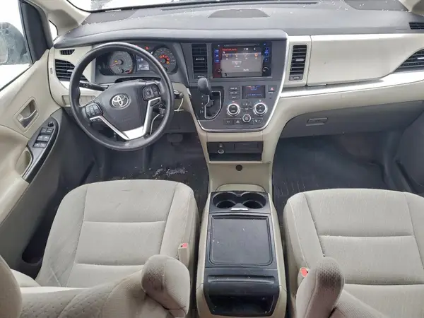 5TDKZ3DC7HS800856 2017 TOYOTA SIENNA - Image 8