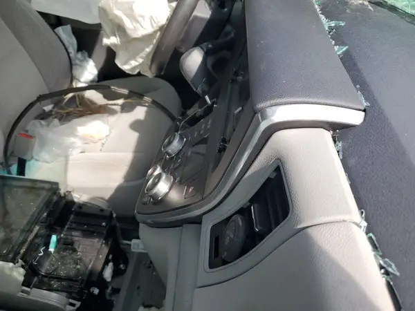 5TDKZ3DC7HS817169 2017 TOYOTA SIENNA - Image 8