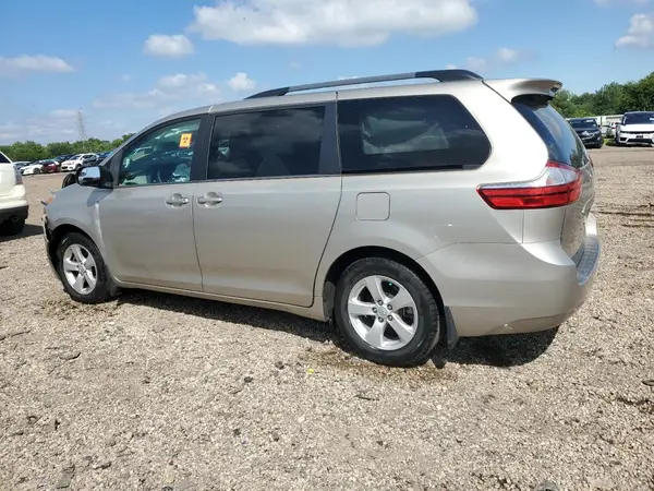 5TDKZ3DC7HS834280 2017 TOYOTA SIENNA - Image 2