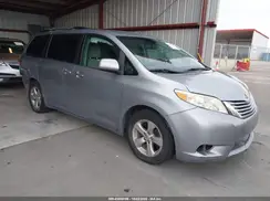 5TDKZ3DC7HS840158 2017 TOYOTA SIENNA