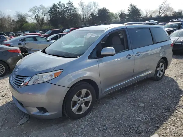 5TDKZ3DC7HS840791 2017 TOYOTA SIENNA - Image 1