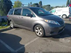 5TDKZ3DC7HS842766 2017 TOYOTA SIENNA