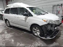 5TDKZ3DC7HS846431 2017 TOYOTA SIENNA