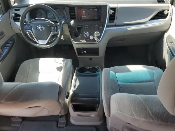 5TDKZ3DC7HS853105 2017 TOYOTA SIENNA - Image 8