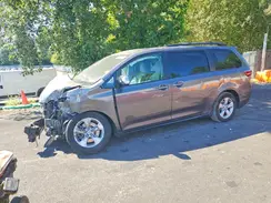 5TDKZ3DC7HS860684 2017 TOYOTA SIENNA