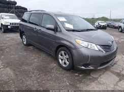 5TDKZ3DC7HS862449 2017 TOYOTA SIENNA