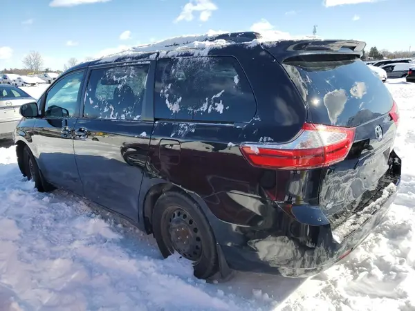 5TDKZ3DC7HS866016 2017 TOYOTA SIENNA - Image 2