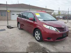5TDKZ3DC7HS870230 2017 TOYOTA SIENNA