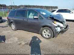 5TDKZ3DC7HS874178 2017 TOYOTA SIENNA