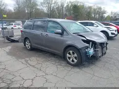 5TDKZ3DC7HS881907 2017 TOYOTA SIENNA