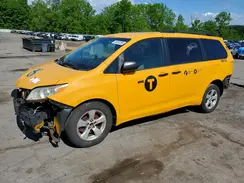5TDKZ3DC7HS886962 2017 TOYOTA SIENNA