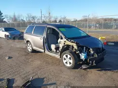 5TDKZ3DC7HS896004 2017 TOYOTA SIENNA