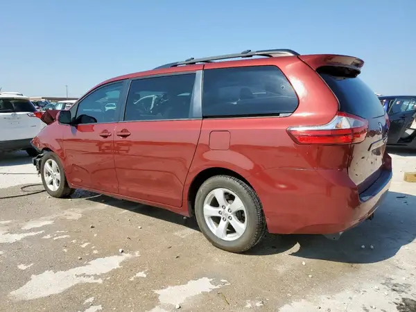 5TDKZ3DC7HS897329 2017 TOYOTA SIENNA - Image 2