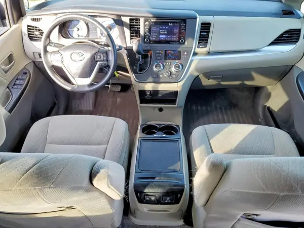 5TDKZ3DC7JS900915 2018 TOYOTA SIENNA - Image 8