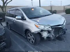 5TDKZ3DC7JS902633 2018 TOYOTA SIENNA