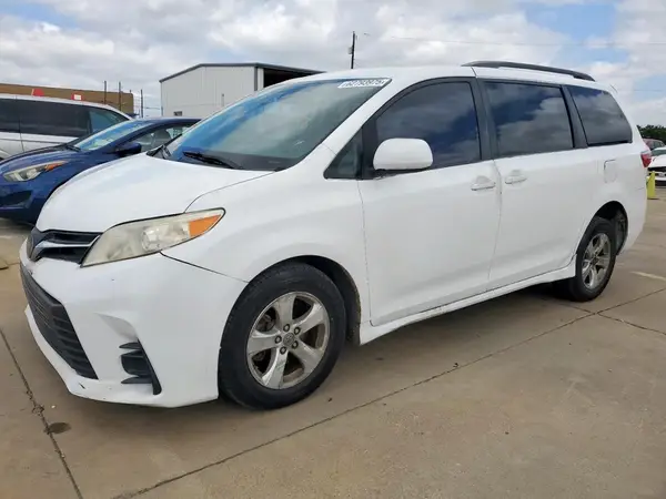 5TDKZ3DC7JS907797 2018 TOYOTA SIENNA - Image 1