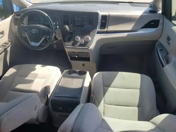 5TDKZ3DC7JS909436 2018 TOYOTA SIENNA - Image 8