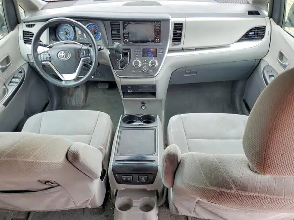 5TDKZ3DC7JS913471 2018 TOYOTA SIENNA - Image 8
