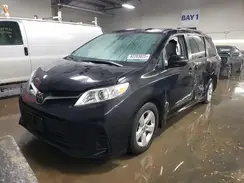 5TDKZ3DC7JS917150 2018 TOYOTA SIENNA