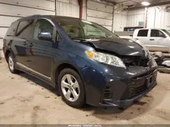 5TDKZ3DC7JS920971 2018 TOYOTA SIENNA