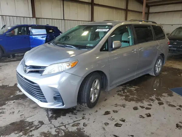 5TDKZ3DC7JS931680 2018 TOYOTA SIENNA - Image 1