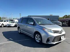 5TDKZ3DC7JS933686 2018 TOYOTA SIENNA