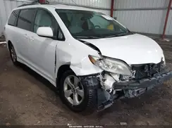 5TDKZ3DC7JS937480 2018 TOYOTA SIENNA