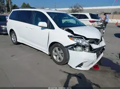 5TDKZ3DC7JS938239 2018 TOYOTA SIENNA