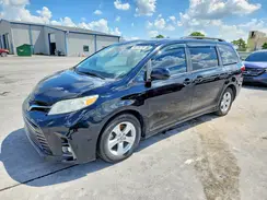 5TDKZ3DC7JS959852 2018 TOYOTA SIENNA
