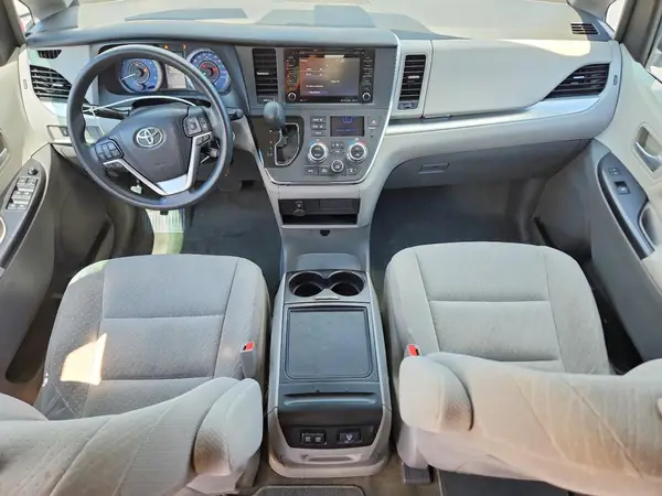 5TDKZ3DC7JS959852 2018 TOYOTA SIENNA - Image 8