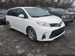 5TDKZ3DC7JS962959 2018 TOYOTA SIENNA