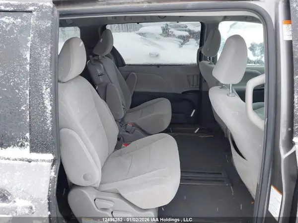 5TDKZ3DC7KS003403 2019 TOYOTA SIENNA - Image 8