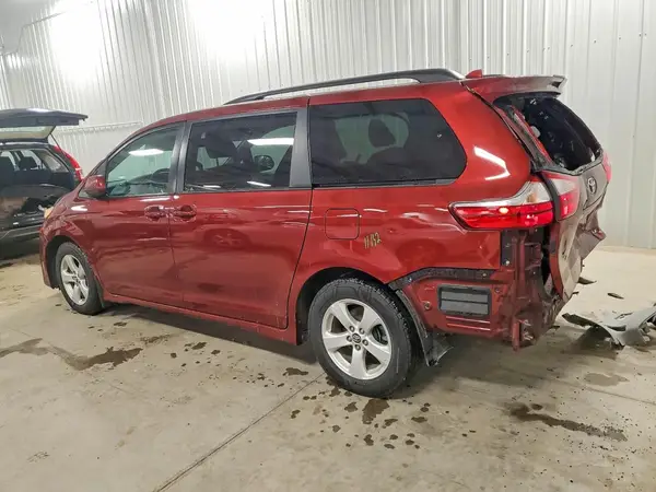 5TDKZ3DC7KS007984 2019 TOYOTA SIENNA - Image 2