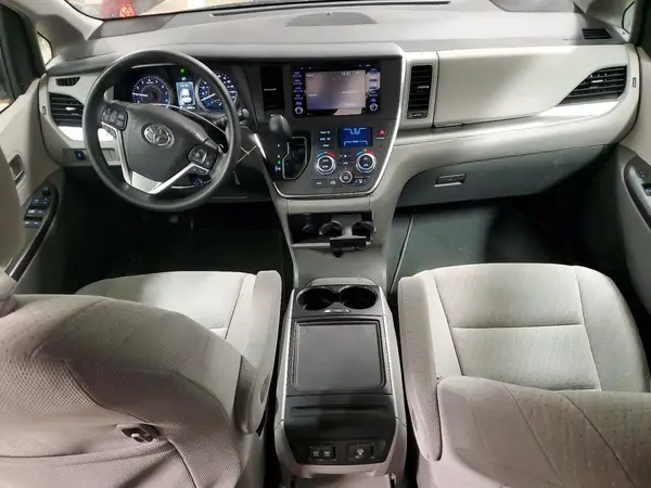 5TDKZ3DC7KS007984 2019 TOYOTA SIENNA - Image 8